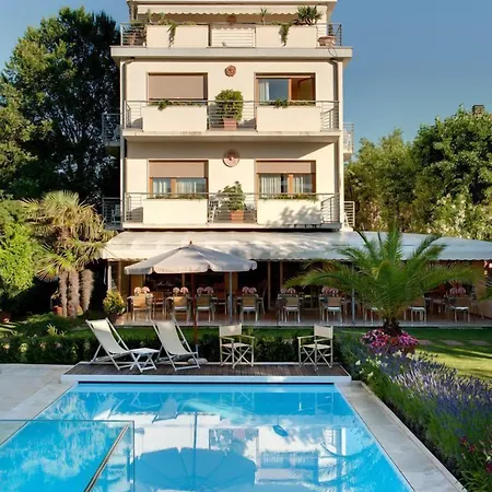 Bacco מלון לידו די קאמאיורה