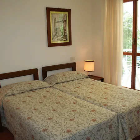 Bacco מלון לידו די קאמאיורה