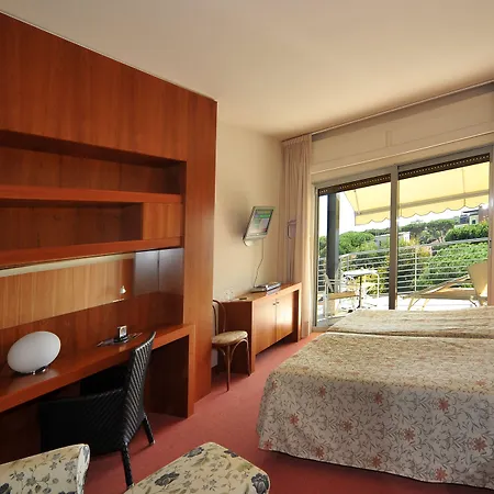 Bacco מלון לידו די קאמאיורה